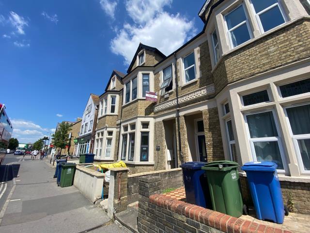 Apartment for rent in Robin Hood, The Slade