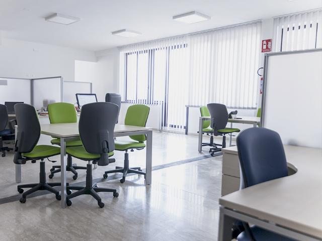 Ufficio in affitto a Municipio 4, Puglia