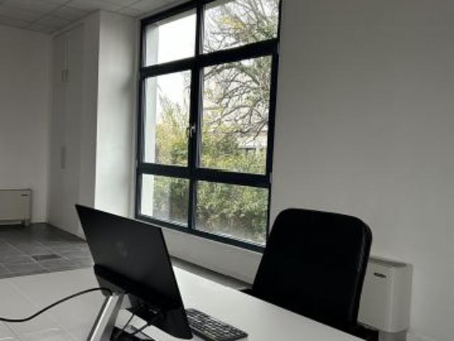 Ufficio in affitto a Castiglia, San Lazzaro