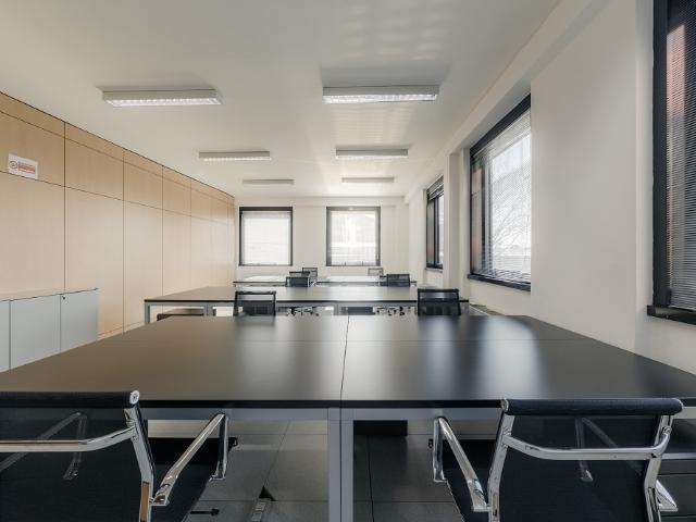 Ufficio in affitto a Municipio 9, Milano