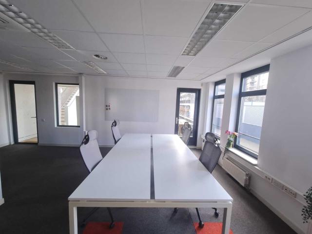 Bedrijfspand te huur in Den Haag, Zuid Holland