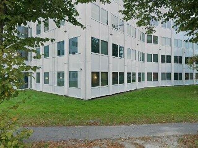 Bedrijfspand te huur in Zuid, Hoofddorp
