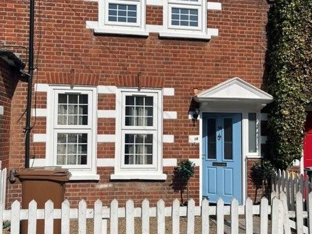 Apartment for rent in The Wrythe, Greater London
