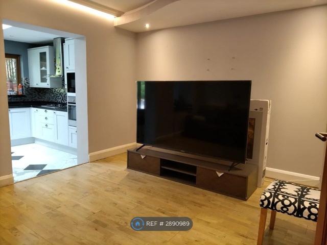 House for rent in Blackfen, Greater London