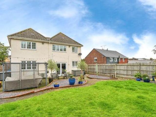 House for sale in Spring Vale, Hampshire