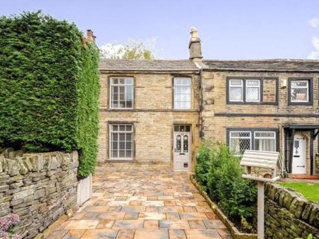 House for sale in Huddersfield, West Yorkshire