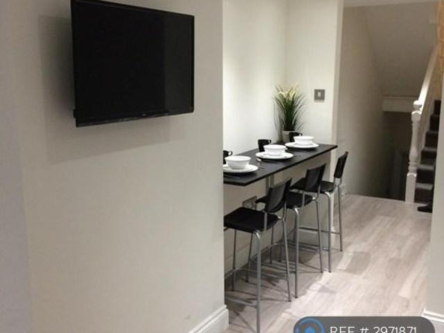 Apartment for rent in Stockwell, Greater London