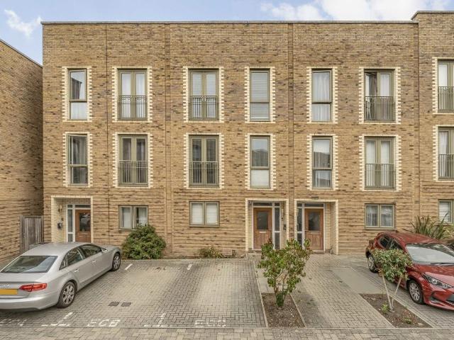 House for rent in Grahame Park, Greater London