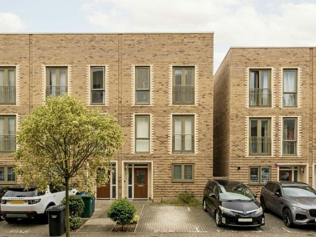 House for rent in Mill Hill, Greater London