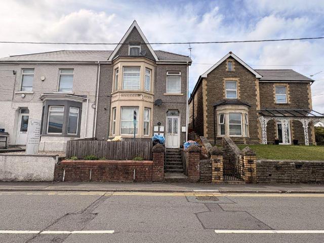 Apartment for rent in Pencoed, Wales