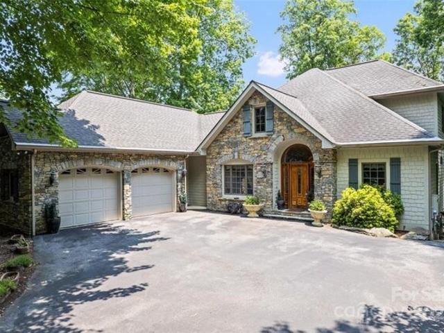 House for sale in Maggie Valley
