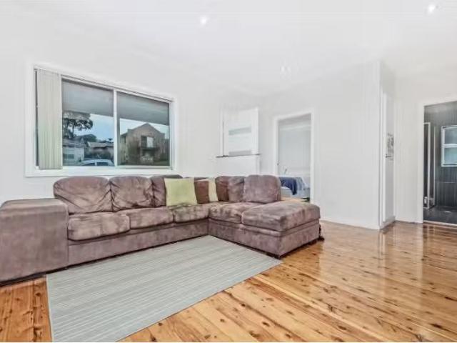 House for rent in Wollongong West, New South Wales