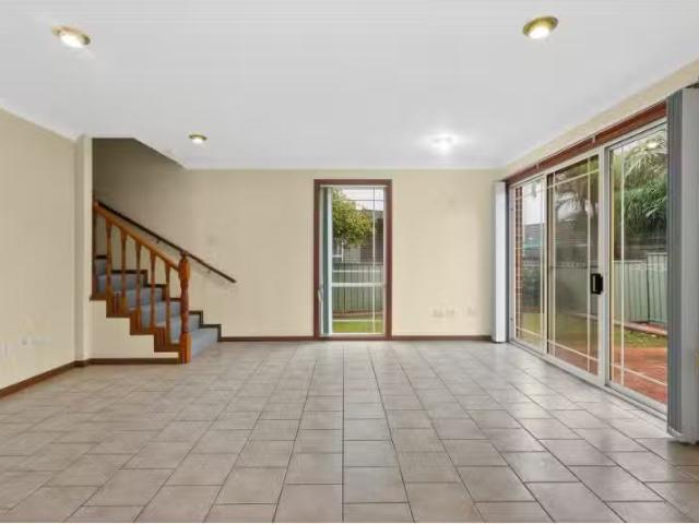 Condo for rent in Wollongong West, New South Wales