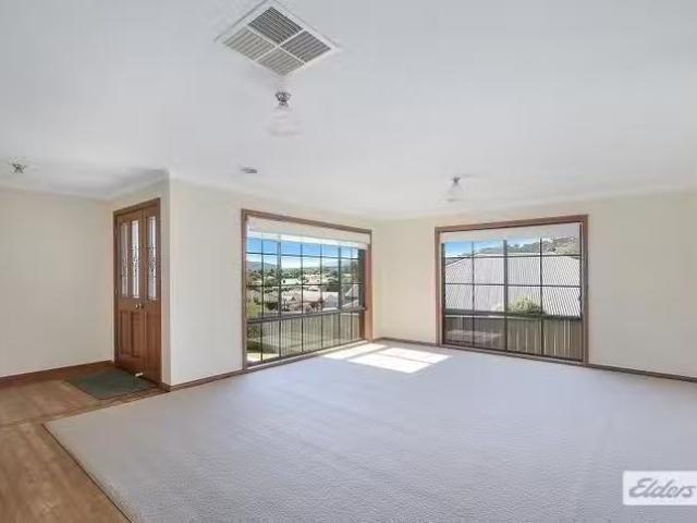 House for rent in West Wodonga, Victoria