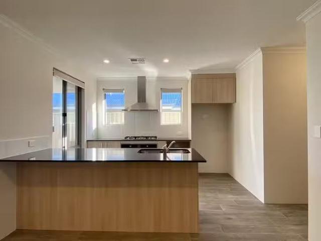 House for rent in Golden Bay, Western Australia