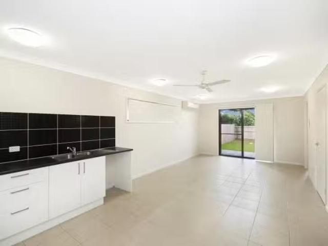Apartment for rent in Burdell, Queensland