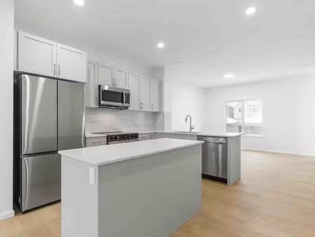 Condo for rent in Wedgewood, Alberta