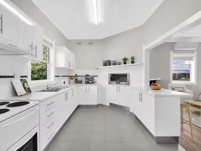 House for rent in Wollongong West, New South Wales