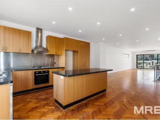 Condo for rent in Camerons Creek, Victoria