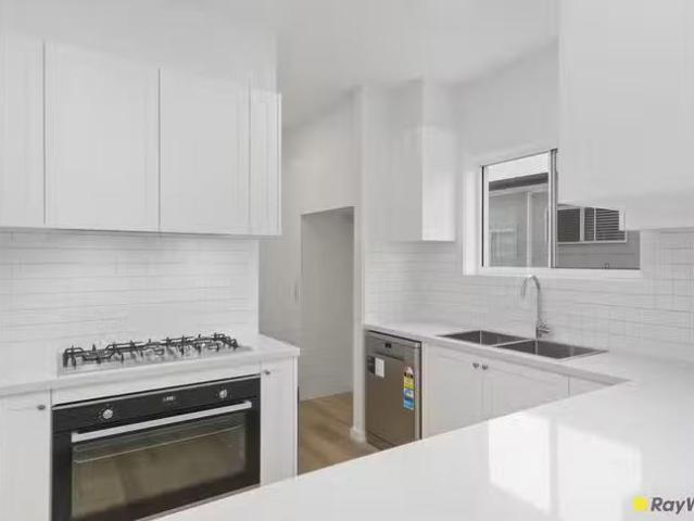 House for rent in Wollongong West, New South Wales