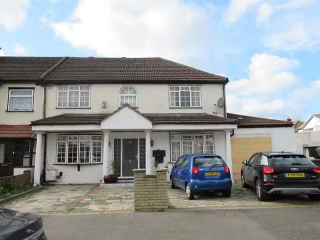 Apartment for rent in South Chingford, Highams Park