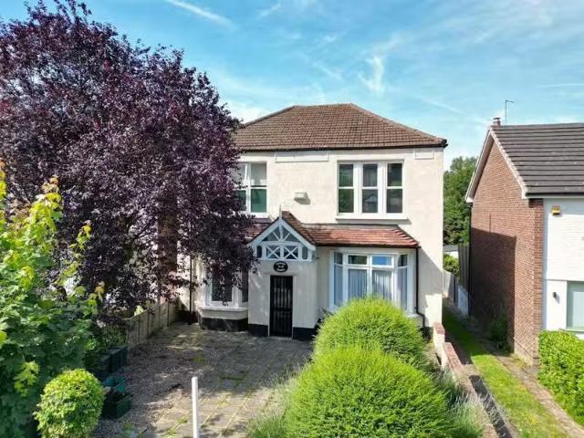 Apartment for rent in Bickley, Greater London