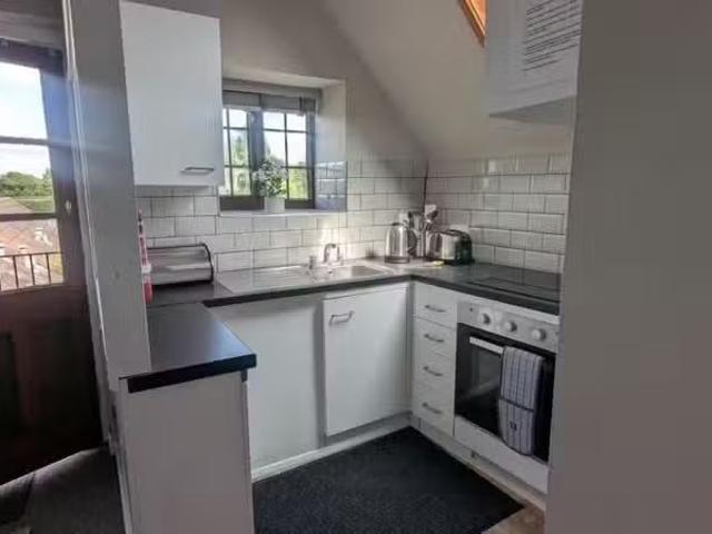House for rent in Pachesham Park, Surrey