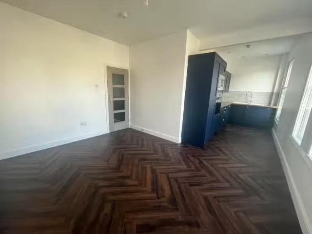 House for rent in Calderstones