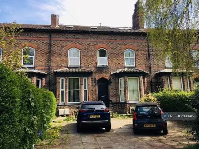 House for rent in Calderstones
