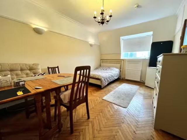 House for rent in Castle Quarter, Falcon Lodge