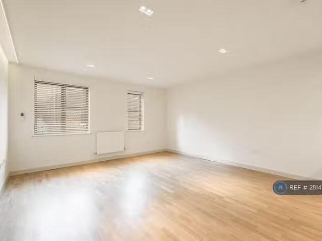 House for rent in Fole, Surrey