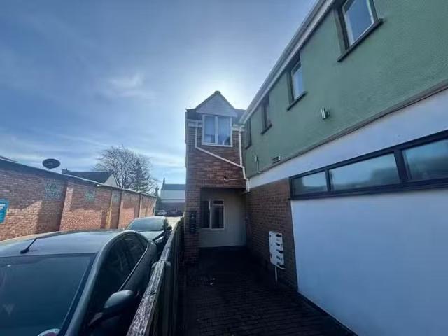 House for rent in Overslade, New Bilton