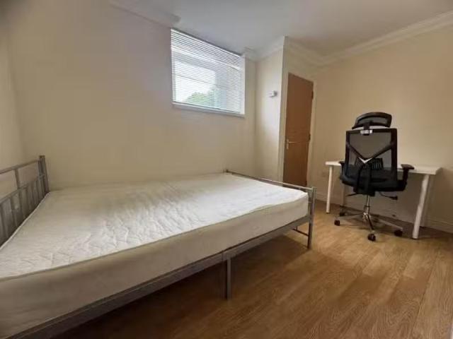 House for rent in Plasnewydd, Falcon Lodge