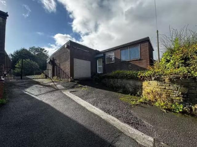 House for rent in Milnsbridge, West Yorkshire