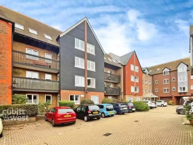 House for rent in Littlecote, West Sussex