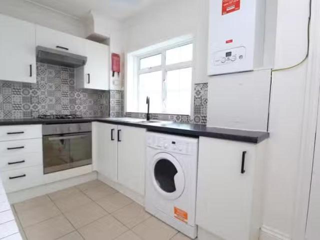 Apartment for rent in South Chingford, Highams Park