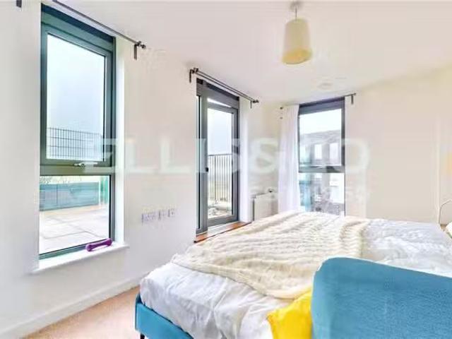 Apartment for rent in Brentford End, Greater London