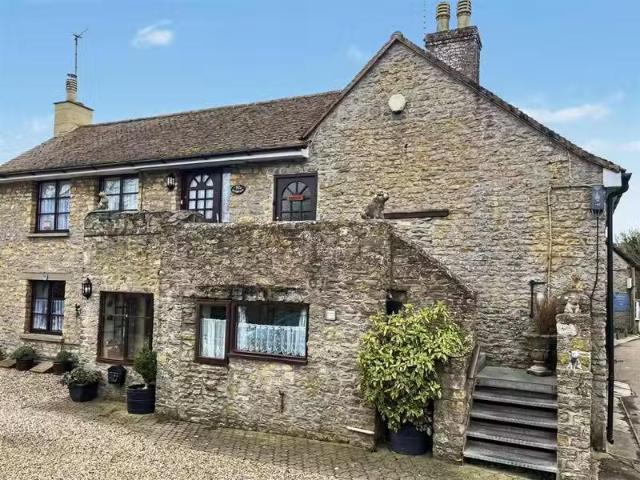 Apartment for rent in Burton Bradstock, East Dorset