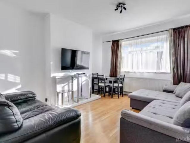 Apartment for rent in London Borough of Merton, Mitcham
