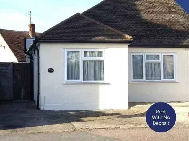 House for rent in Oxenden, The Bridge