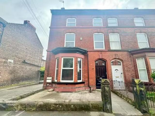 House for rent in Calderstones