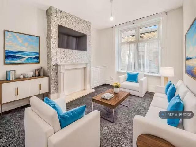 House for rent in Oakenshaw, Backburn