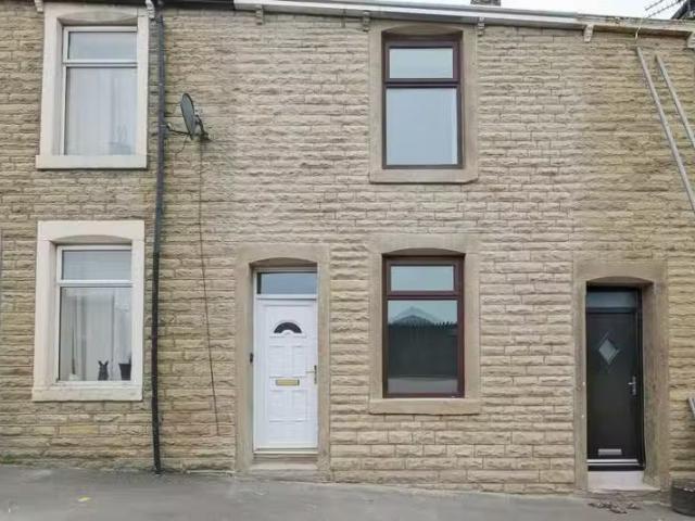 House for rent in Oakenshaw, Backburn