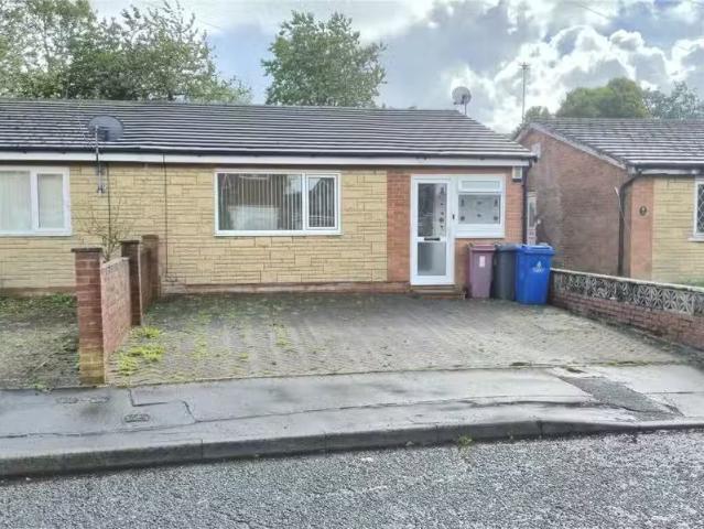 House for rent in Queen's Park, Blackburn