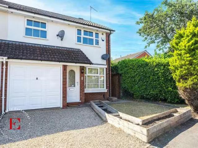 House for rent in Green Close, Warwickshire