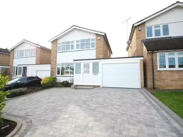 House for rent in Navestock Side, Essex