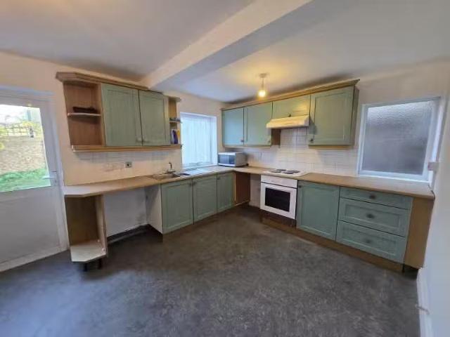 House for rent in Ponders End, Greater London