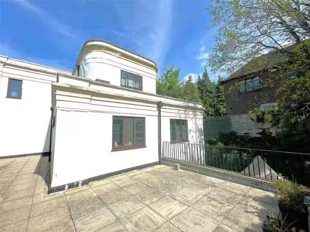 Apartment for rent in Merrow, Guildford
