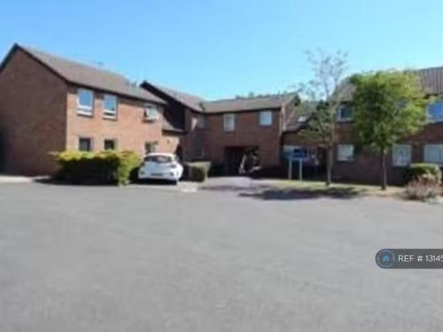 House for rent in Green Close, Warwickshire