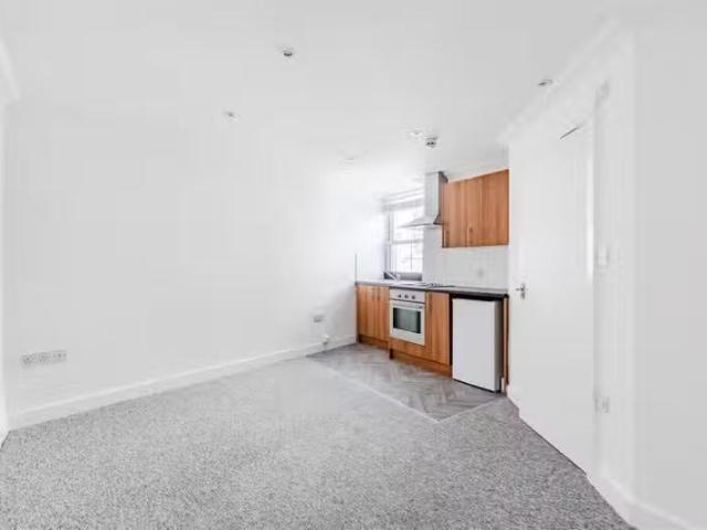 House for rent in Seaside, Llanelli